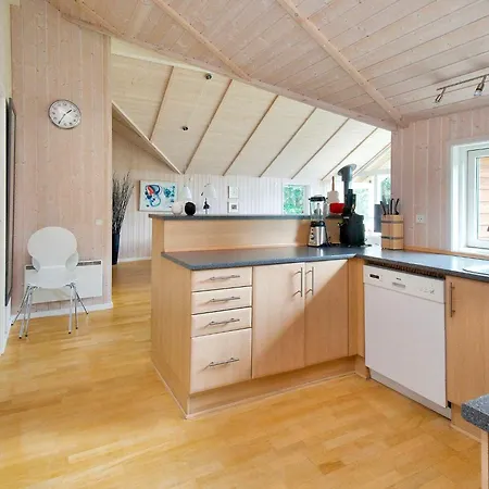 5 Star In Asnaes-by Traum *